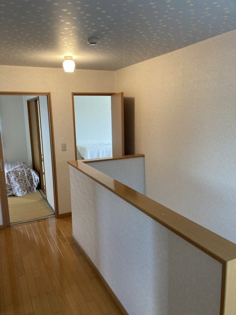 西１７条北２丁目【国道２４１号線近く！５ＬＤＫ中古住宅♪】 内観