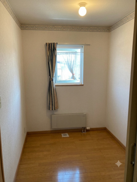 西１７条北２丁目【国道２４１号線近く！５ＬＤＫ中古住宅♪】 内観