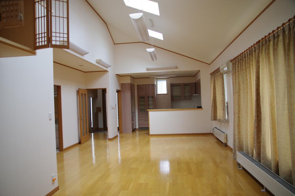 西21条南3丁目地下室付き高級売り家 内観