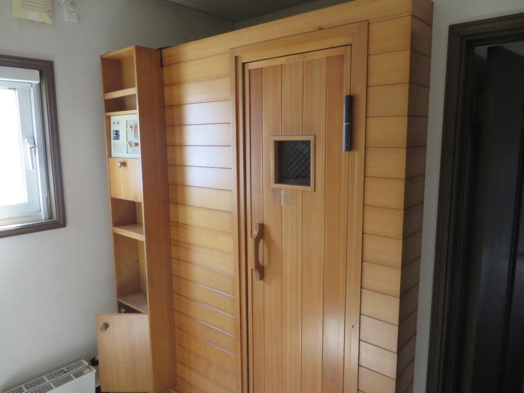 売中古邸宅（西18南3）南西角地！ 内観