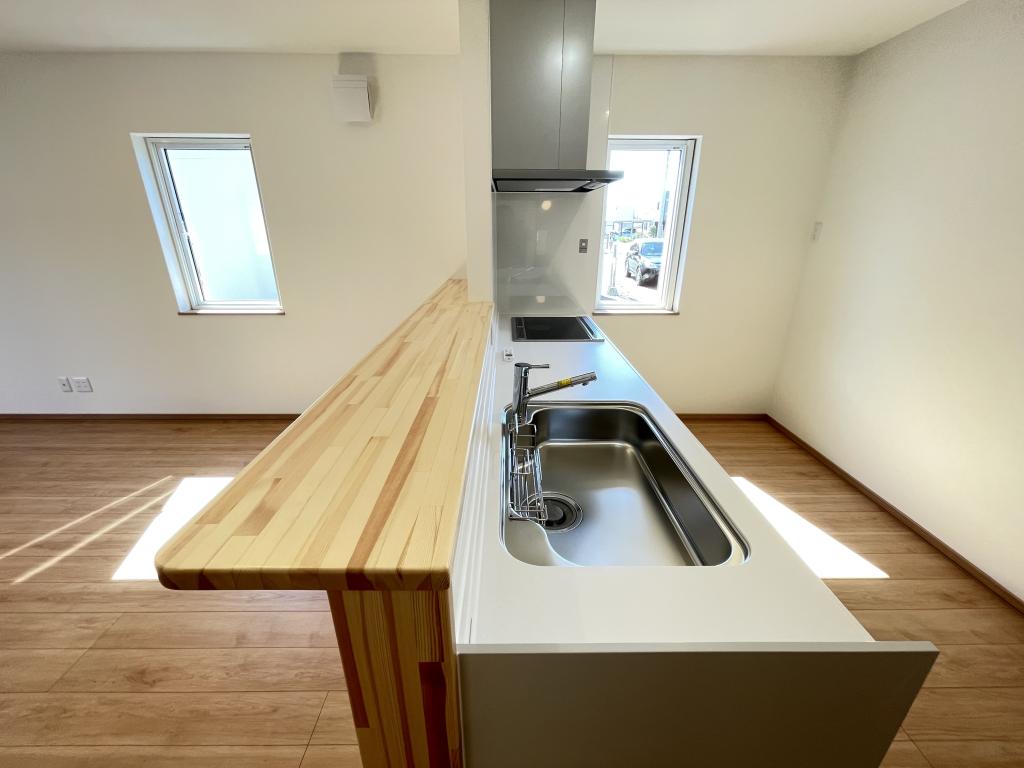 【新築分譲住宅】　西2条南37丁目　東棟  内観