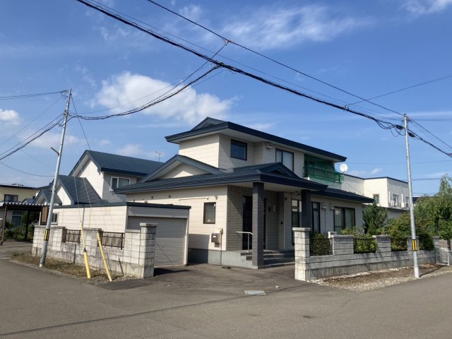 西１６条南４丁目【南西角地！ゆったり４ＳＬＤＫ一戸建♪】 内観