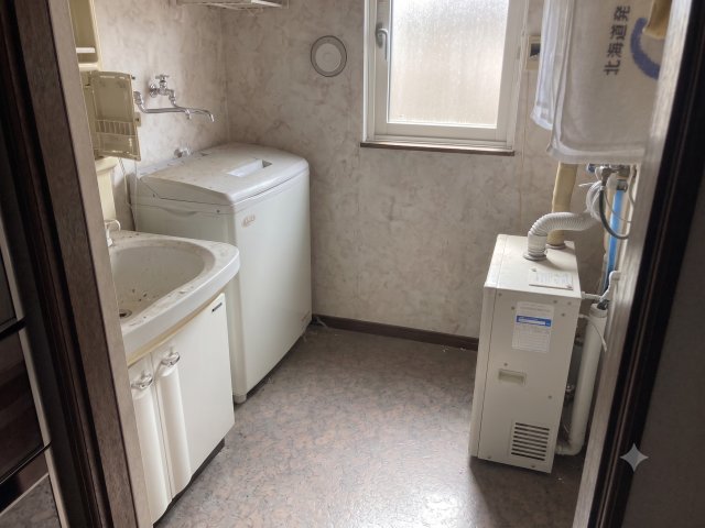西１６条南４丁目【南西角地！ゆったり４ＳＬＤＫ一戸建♪】 内観