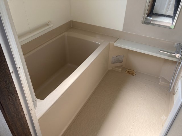 西１６条南４丁目【南西角地！ゆったり４ＳＬＤＫ一戸建♪】 内観