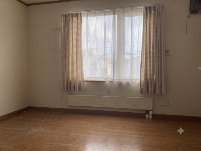 西１６条南４丁目【南西角地！ゆったり４ＳＬＤＫ一戸建♪】 内観