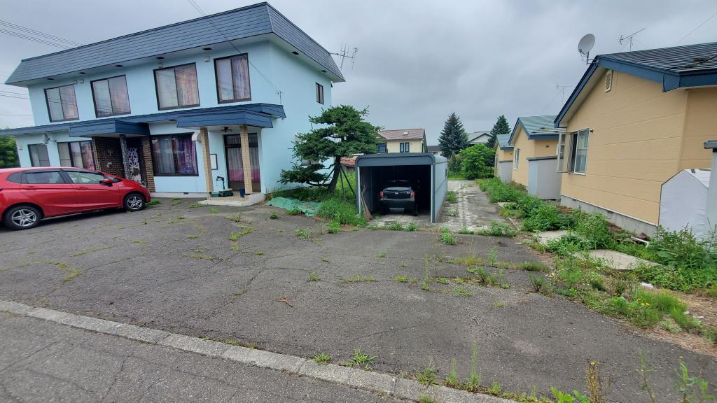 芽室町西３条２丁目　南西角地（約300坪）解体更地渡し 内観