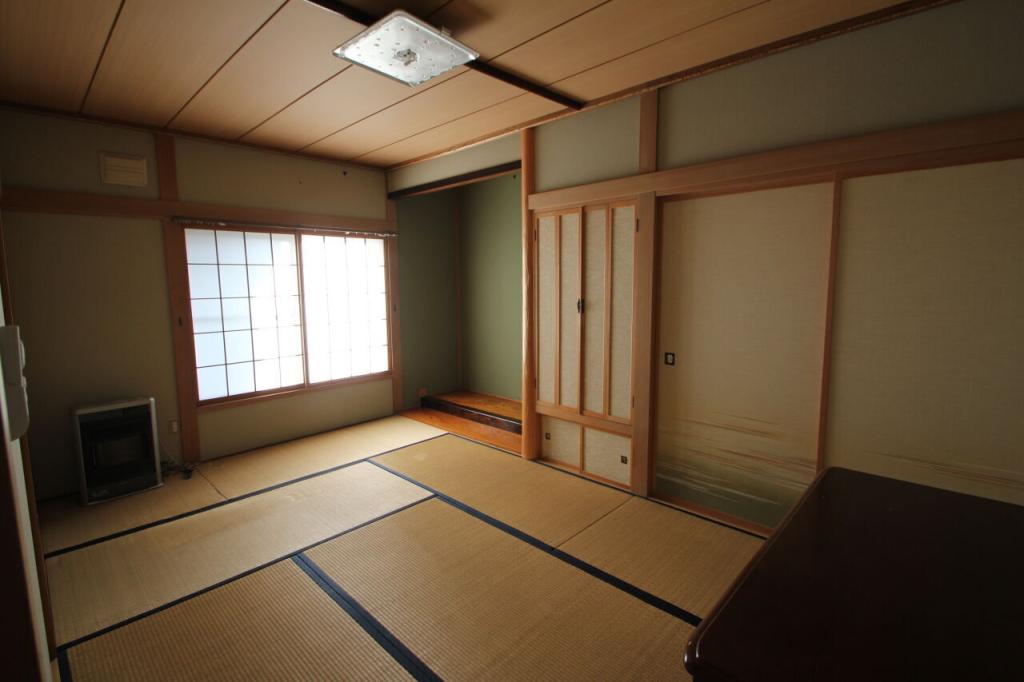 西１０条南３２丁目・３３丁目　中古戸建 内観