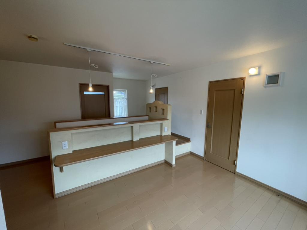 ♪カーポート２台分♪木野西通14＿中古住宅 内観