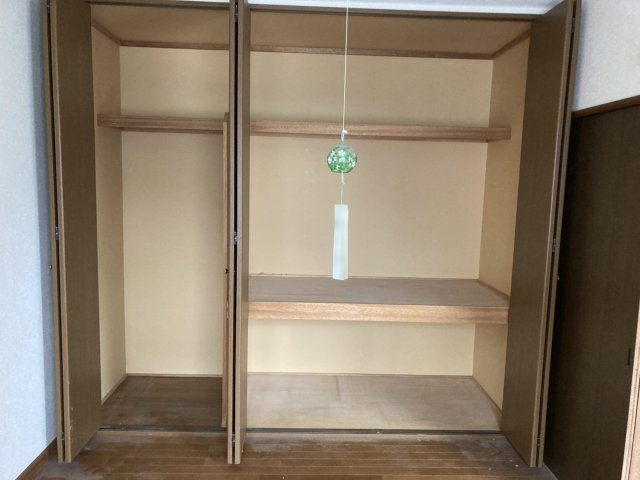 自由が丘７丁目【南道路付き！収納豊富な４ＬＤＫ一戸建！】 内観