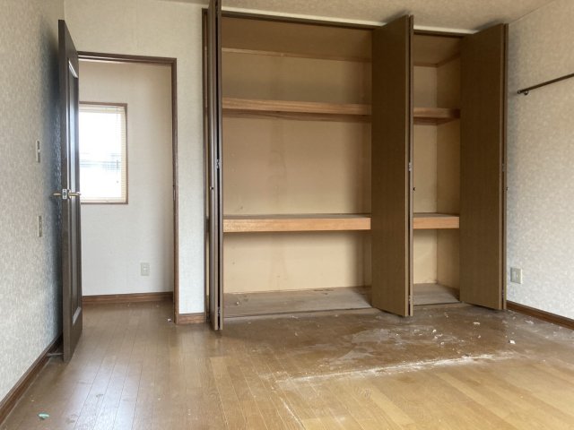 自由が丘７丁目【南道路付き！収納豊富な４ＬＤＫ一戸建！】 内観