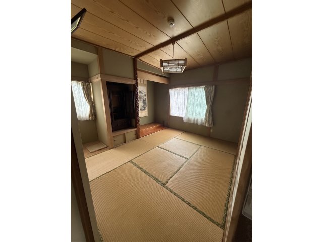 西１４条北３丁目【南西道路付き！敷地約１３７坪！】 内観