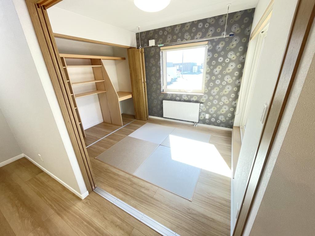 【築5年 角地の美邸】　西6条南33丁目  内観