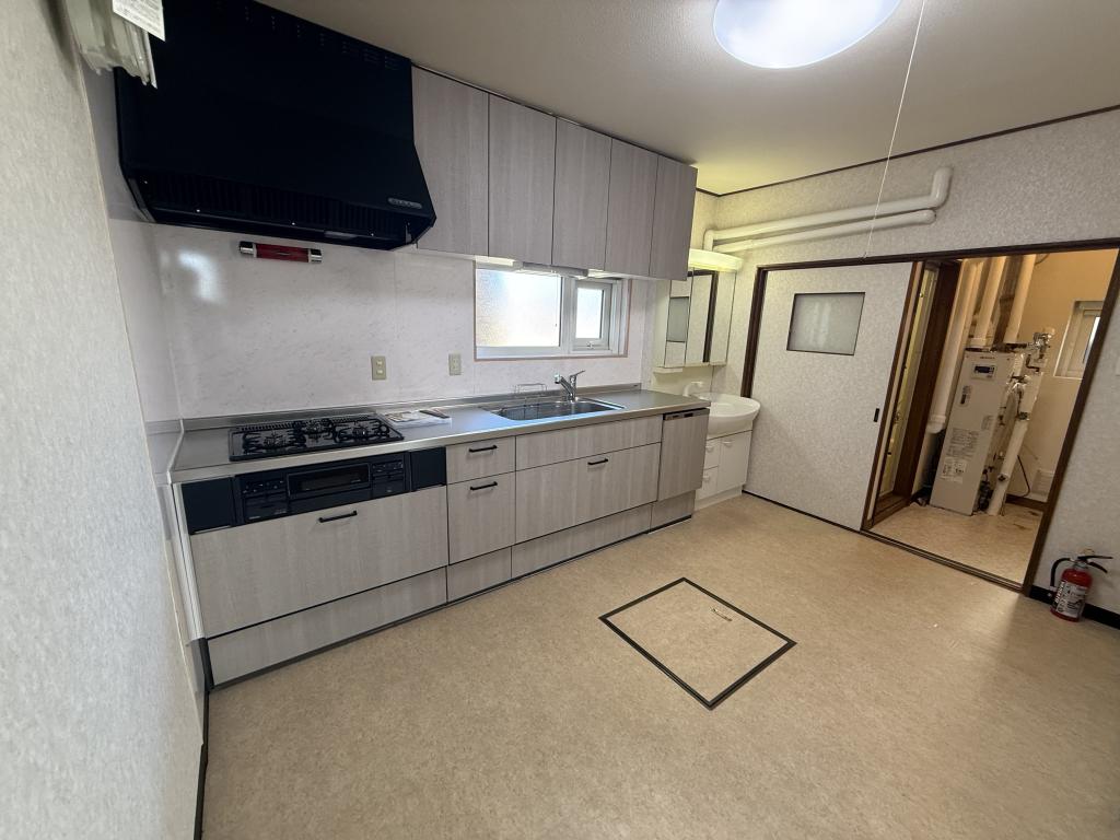 西12条南27丁目　戸建 内観
