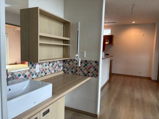 東６条南３丁目【東エリアの４ＬＤＫ築浅物件♪】 内観