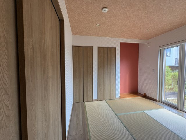 東６条南３丁目【東エリアの４ＬＤＫ築浅物件♪】 内観