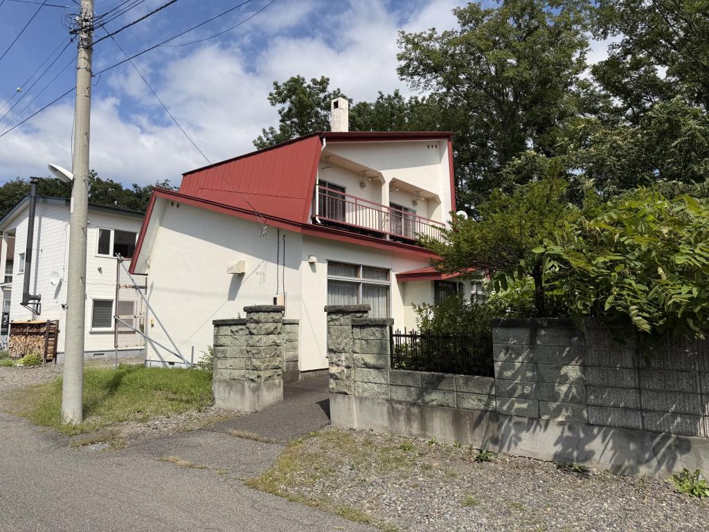 帯広市西16条南5丁目22番10、11　建築条件付　※解体更地渡し 内観