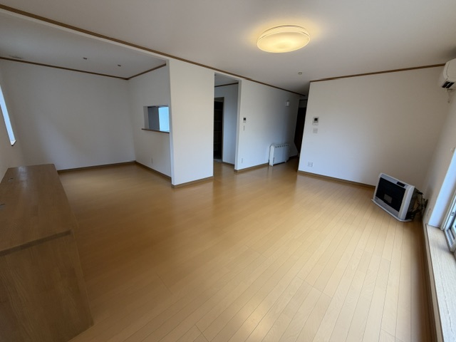 芽室町東７条３丁目　売中古住宅 内観