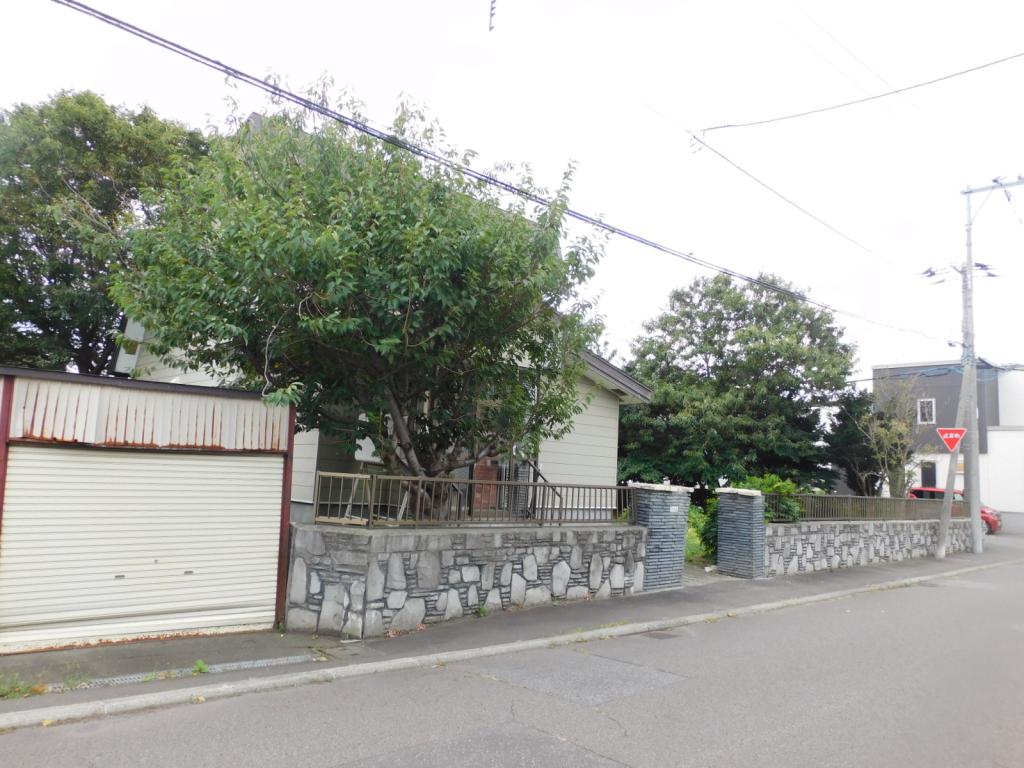 【価格改定】札幌市手稲区前田10条12丁目　売土地（約144坪）建築条件なし※解体更地渡し 内観