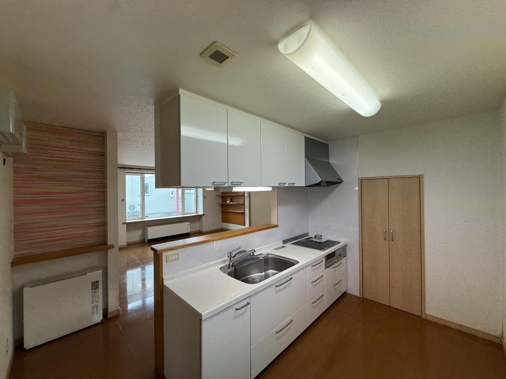【1階2部屋】　清流の里　中古住宅 内観