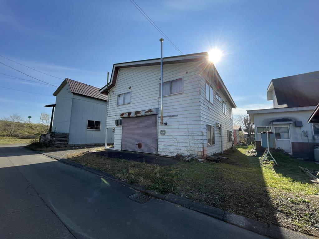 【建築条件なし】音更町東通12丁目　売土地　約185坪の広い土地！！　※解体後更地渡し 内観