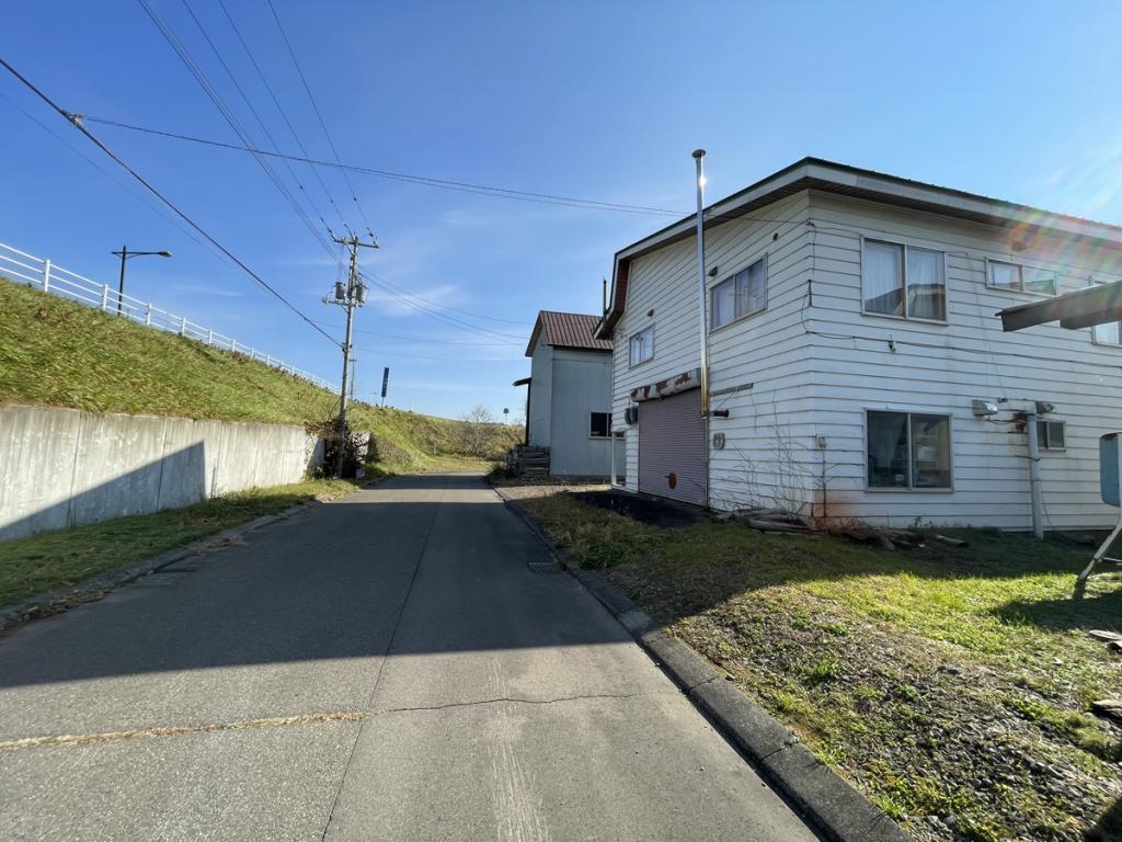 【建築条件なし】音更町東通12丁目　売土地　約185坪の広い土地！！　※解体後更地渡し 内観