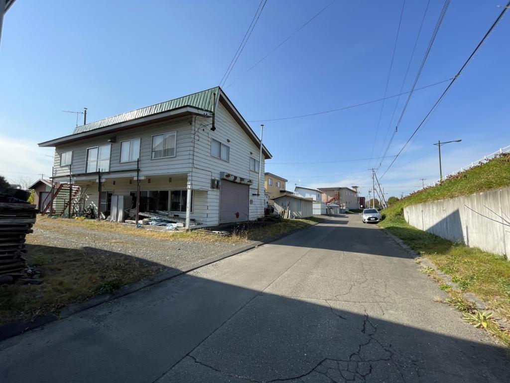 【建築条件なし】音更町東通12丁目　売土地　約185坪の広い土地！！　※解体後更地渡し 内観