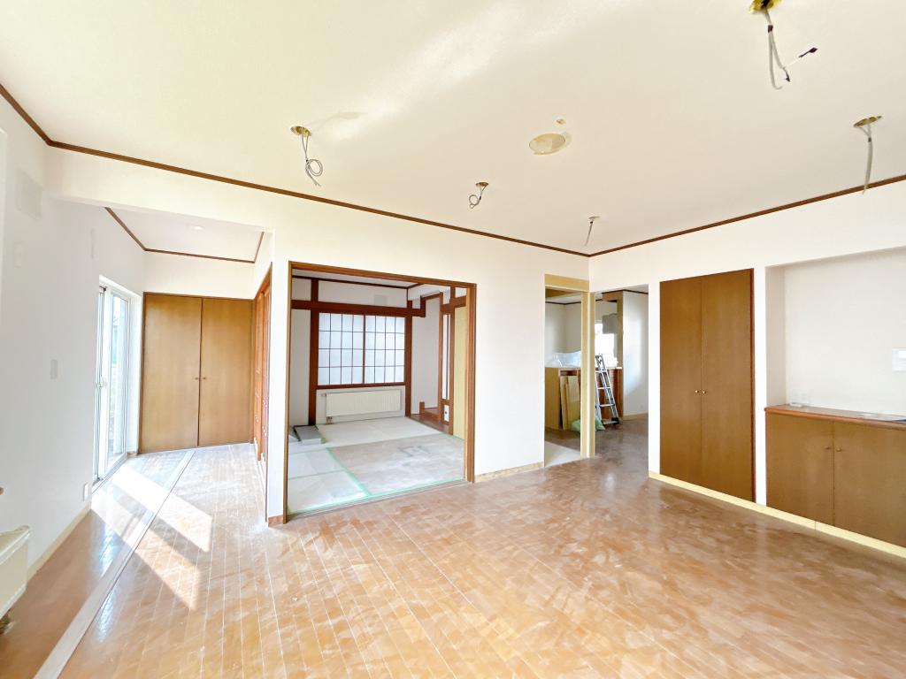 【内装リフォーム中】帯広市西６条南40丁目　 内観