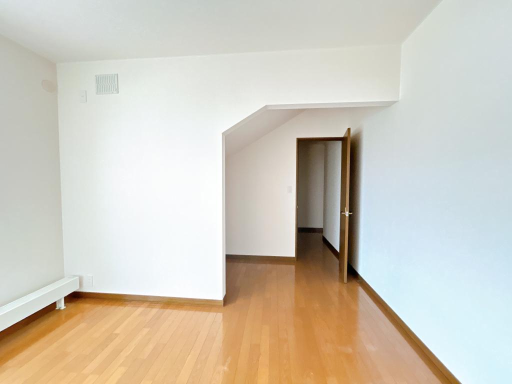 【内装リフォーム中】帯広市西６条南40丁目　 内観