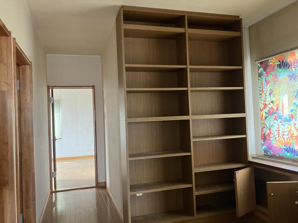 西9条南41丁目　南向き一戸建て　6LDK　9/14.2480万円から2180万円へ価格改定 内観