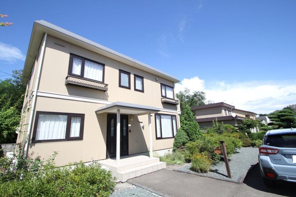 【住宅２棟付き】西２２条南１丁目　中古戸建 内観