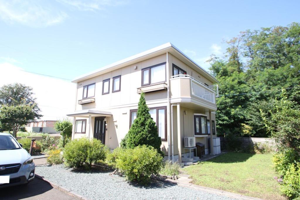 【住宅２棟付き】西２２条南１丁目　中古戸建 内観