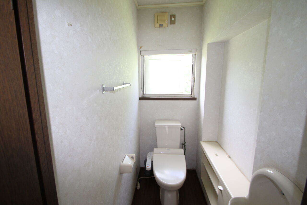 【住宅２棟付き】西２２条南１丁目　中古戸建 内観