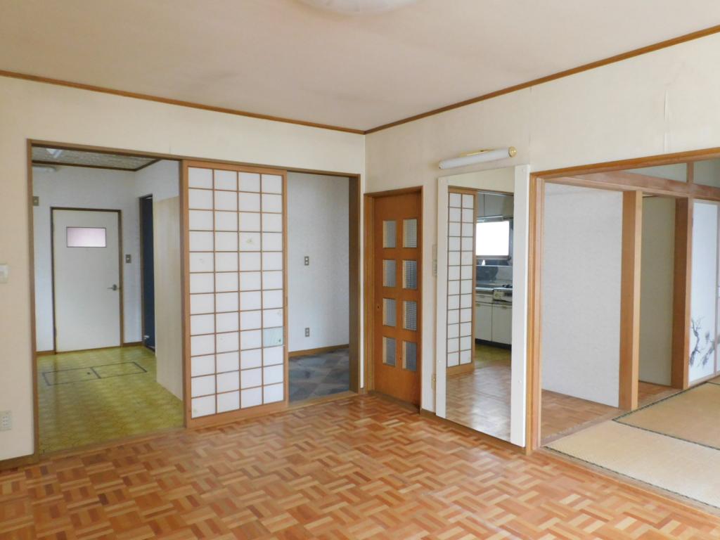 【価格改定】帯広市西18条南4丁目　店舗併用住宅（土地面積 約57坪・延床面積 約33坪） 内観
