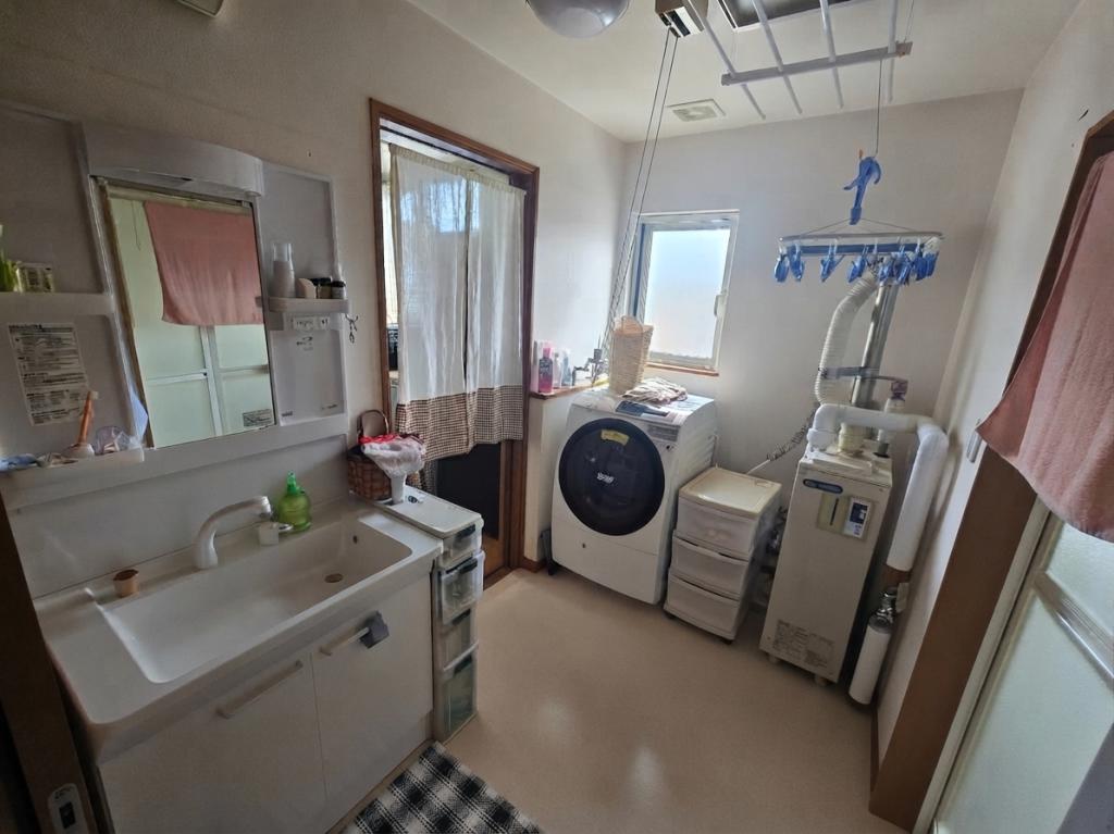 新得町屈足＿二世帯中古住宅 内観