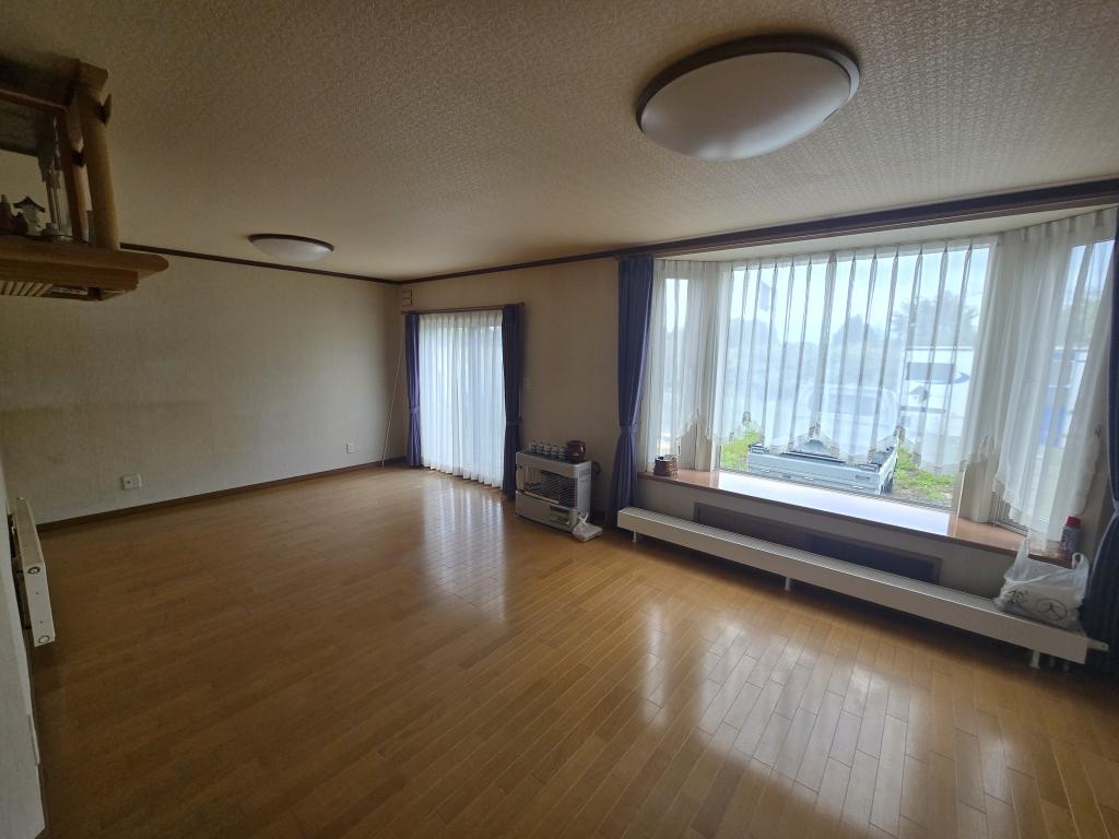 新得町屈足＿二世帯中古住宅 内観