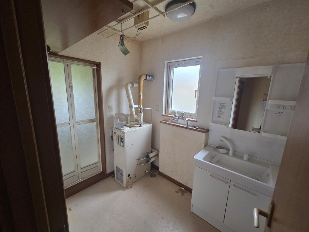 新得町屈足＿二世帯中古住宅 内観