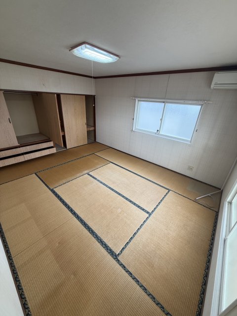 西１４条北３丁目【南西道路付き！敷地約１３７坪！】 内観