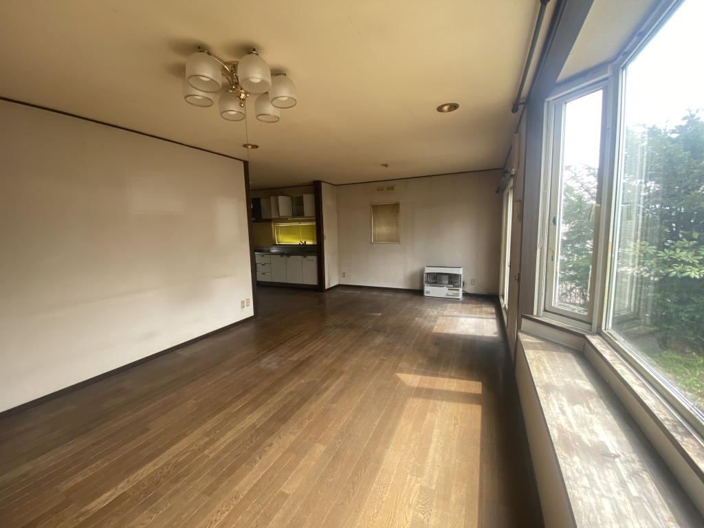 ※価格改定　【リフォーム用住宅】帯広市西22条南4丁目　森の里小徒歩７分・緑園中徒歩５分 内観