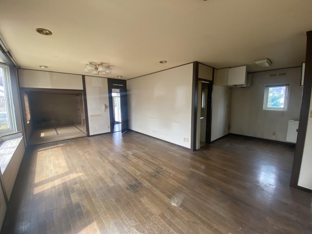※価格改定　【リフォーム用住宅】帯広市西22条南4丁目　森の里小徒歩７分・緑園中徒歩５分 内観