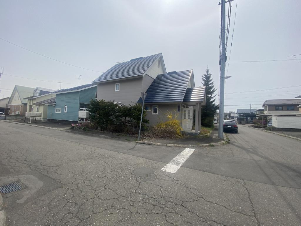 ※価格改定　【リフォーム用住宅】帯広市西22条南4丁目　森の里小徒歩７分・緑園中徒歩５分 内観