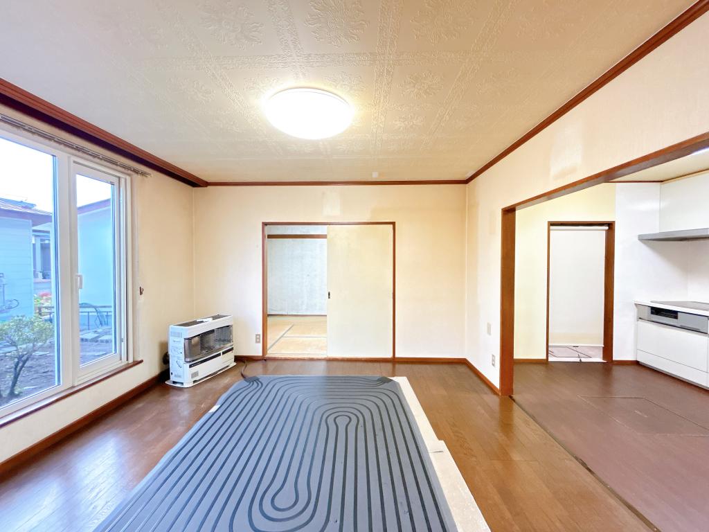 【外装リフォーム中】帯広市西21条南2丁目 内観