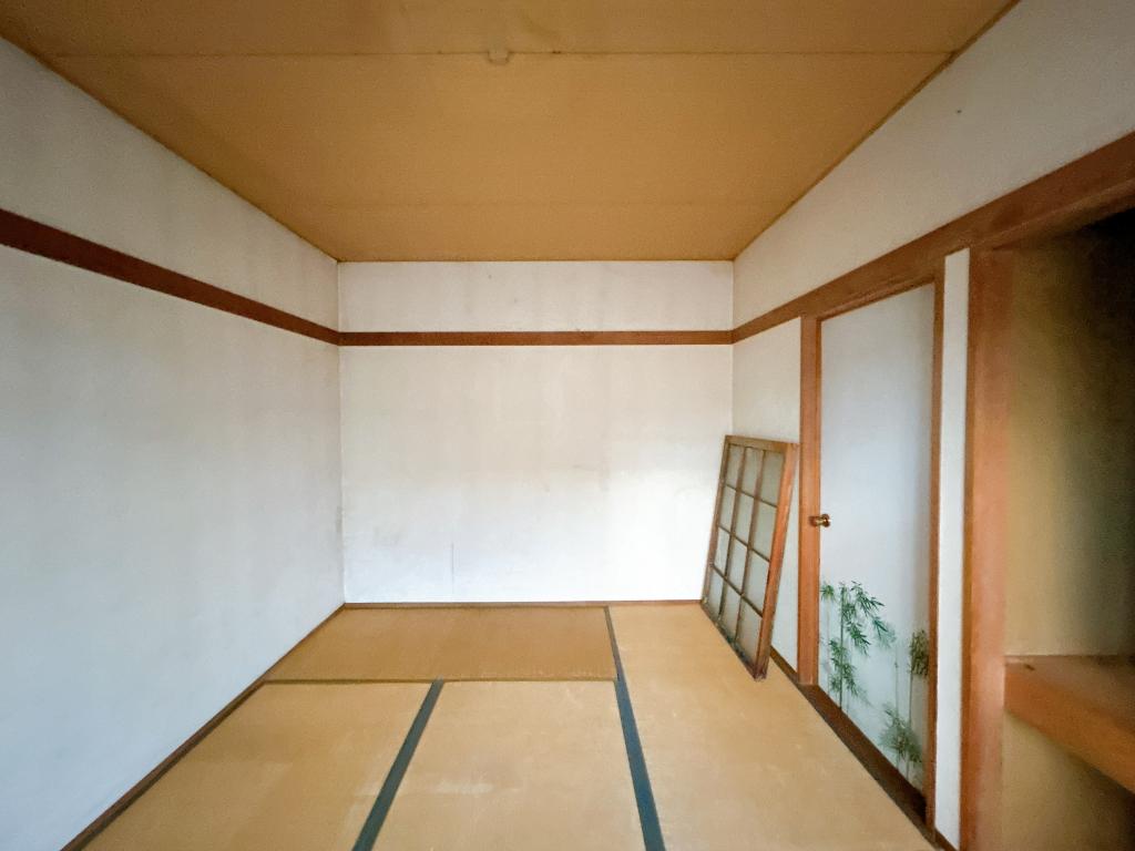 【外装リフォーム中】帯広市西21条南2丁目 内観