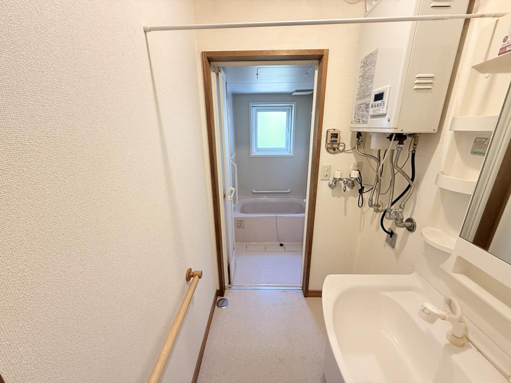 札内桂町のリノベ向き中古住宅♪延床42坪 内観