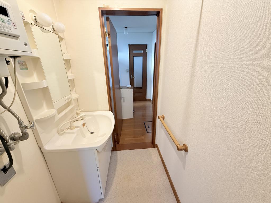 札内桂町のリノベ向き中古住宅♪延床42坪 内観