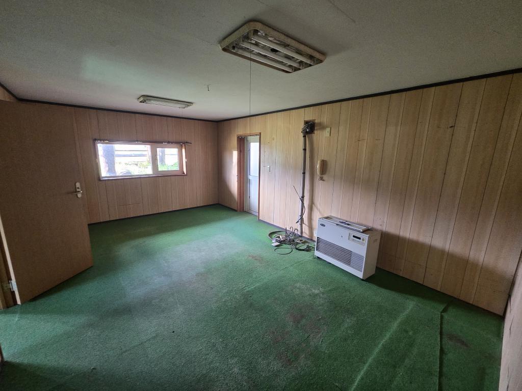 清川町西２線＿ログハウス＿太陽光付 内観