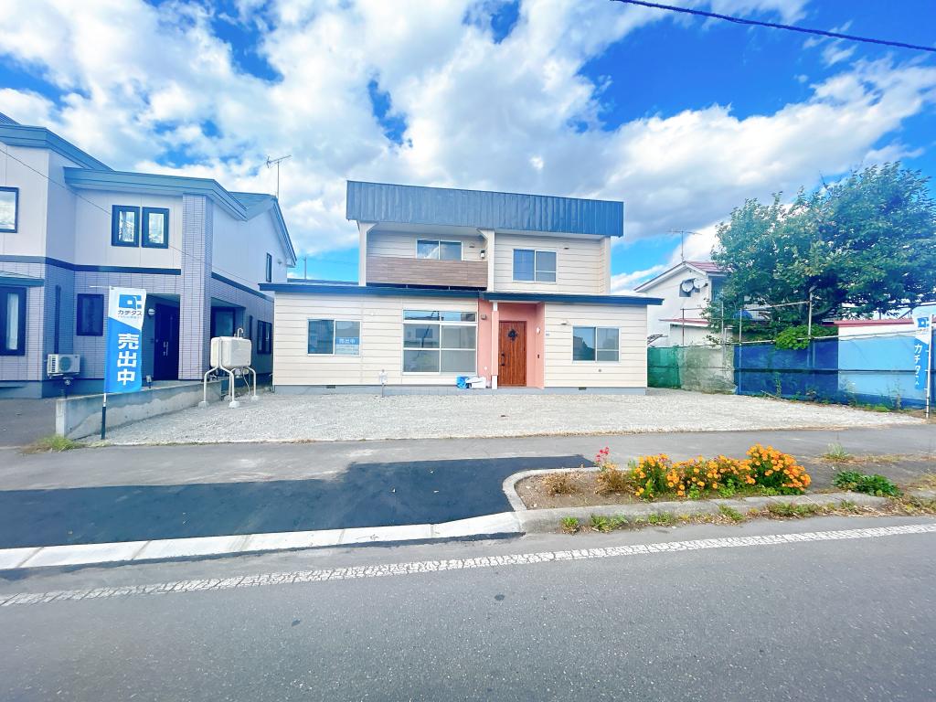 【外構追加工事中・舗装切り下予定・内装RF済】帯広市西19条南2丁目  内観
