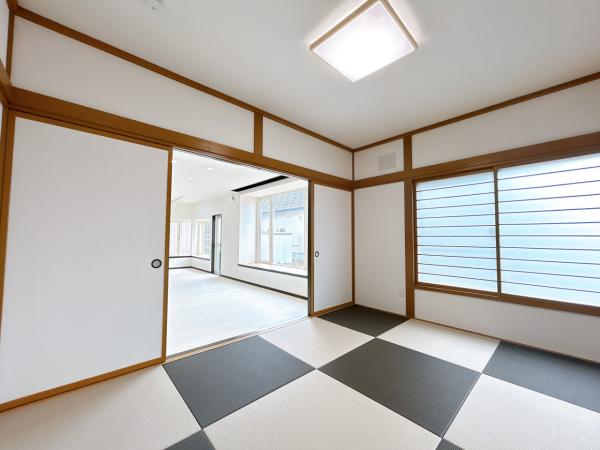 【外構工事管完了・人工芝仕上げ・内装追加リフォーム中】帯広市西23条南4丁目24-17  内観