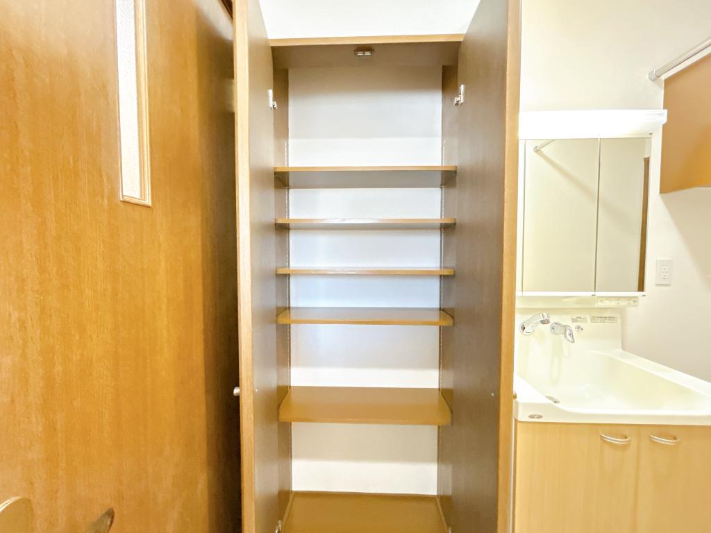 【内装リフォーム中】帯広市西６条南40丁目　  内観