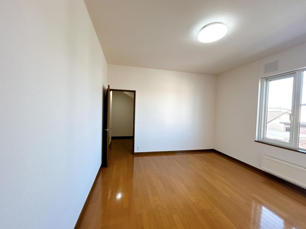 【内装リフォーム中】帯広市西６条南40丁目　  内観