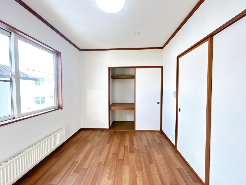 【内装リフォーム中】帯広市西６条南40丁目　  内観